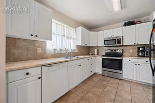 36 Wheatridge Dr, Pueblo, CO 81005 - Photo 5