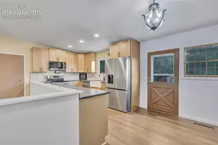 609 Crestridge Ave, Colorado Springs, CO 80906 - Photo 13