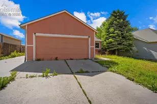 3433 Hunterwood Dr, Colorado Springs, CO 80916 - Photo 3