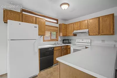 869 Pebblewood Drive, Colorado Springs, CO 80919 - Photo 7