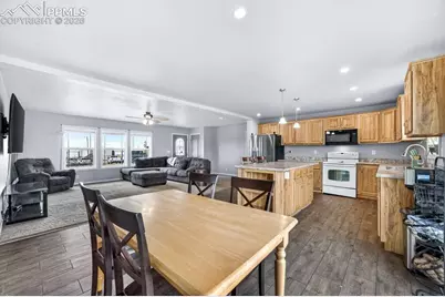 736 Indiana Avenue, Limon, CO 80828 - Photo 9
