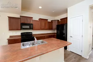 11474 Wildwood Ridge Dr, Colorado Springs, CO 80921 - Photo 9
