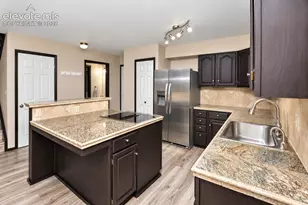 6109 Pine Hill Dr, Colorado Springs, CO 80918 - Photo 11