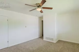 2139 Preuss Rd, Colorado Springs, CO 80910 - Photo 11