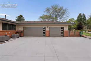 1670 Hill Cir, Colorado Springs, CO 80904 - Photo 21