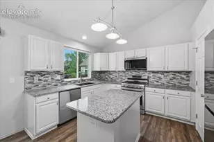 690 Snowpeak Ct, Colorado Springs, CO 80916 - Photo 7