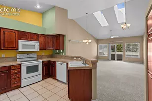2112 Summerset Dr, Colorado Springs, CO 80920 - Photo 5