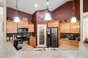 777 E Woodleaf Dr, Pueblo, CO 81007 - Photo 7