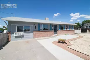 373 G St, Penrose, CO 81240 - Photo 3
