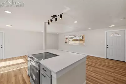 2905 Garden Hill Drive, Colorado Springs, CO 80904 - Photo 9