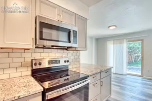 569 Red Cliff Rd, Colorado Springs, CO 80906 - Photo 17