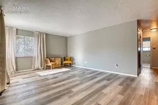 569 Red Cliff Rd, Colorado Springs, CO 80906 - Photo 7
