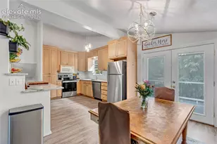 2811 Keystone Cir, Colorado Springs, CO 80918 - Photo 9