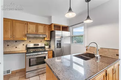 641 Glen Eyrie Circle, Colorado Springs, CO 80904 - Photo 15