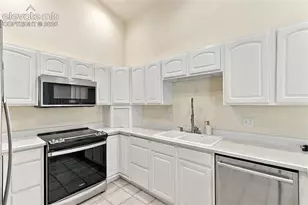 6143 Pine Hill Dr, Colorado Springs, CO 80918 - Photo 9