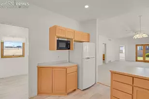 470 S Soaring Eagle Dr, Pueblo, CO 81007 - Photo 11