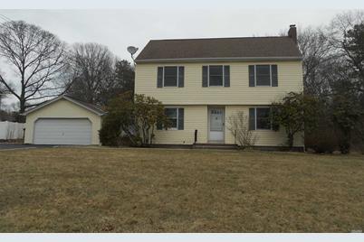 1213 Broadway Ave, Holbrook, NY 11741 - Photo 1