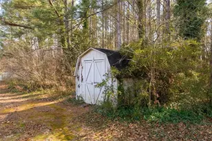 4304 Riverside Dr SW, Lilburn, GA 30047 - Photo 33