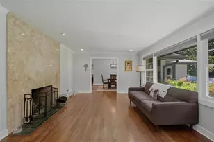 1322 Brook Forest Dr NE, Atlanta, GA 30324 - Photo 9