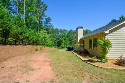 894 Happy Valley Circle, Newnan, GA 30263 - Photo 9