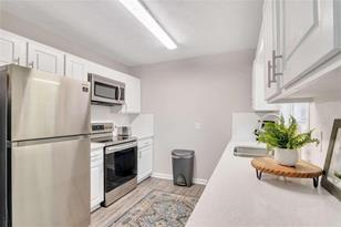 302 Hidden Ct, Woodstock, GA 30189 - Photo 7