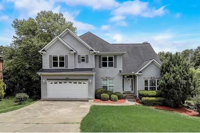 2004 Longwood Drive - Photo 1