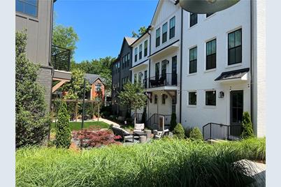 134 Chestnut Circle #8 - Photo 1