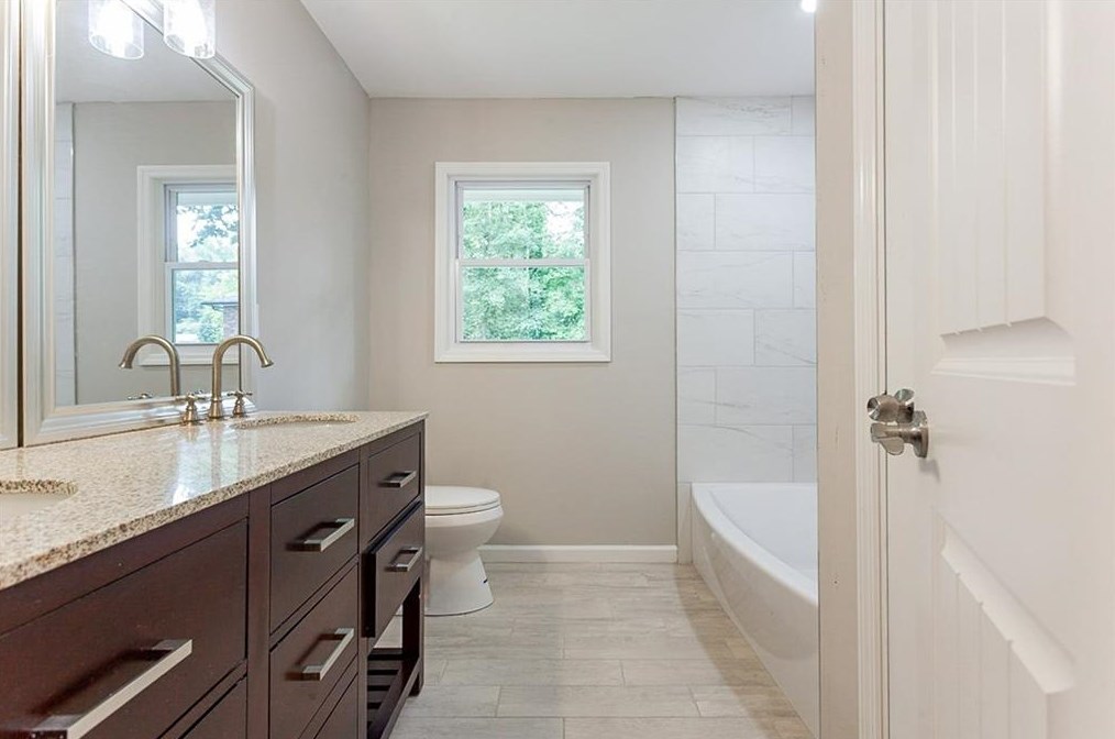 3492 Revere Rd, Atlanta GA  30331-2316 exterior