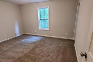 6050 April Dr, Sugar Hill, GA 30518 - Photo 9