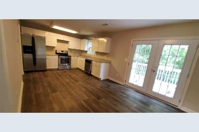 6050 April Drive, Sugar Hill, GA 30518 - Photo 3