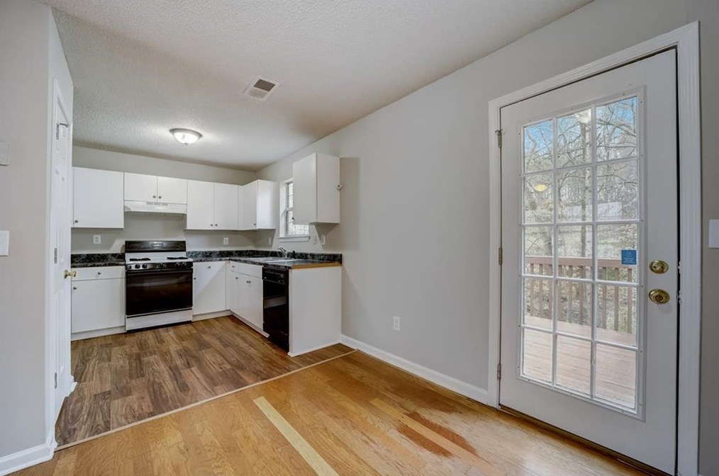 2180 Hidden Creek Dr, Decatur GA  30035-3628 exterior