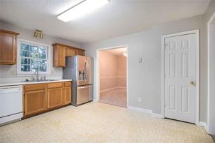 1560 Red Briar Way - Photo 7