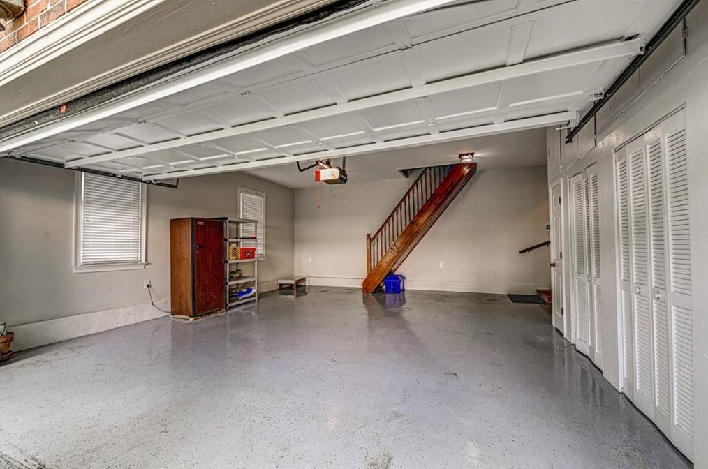 1875 Bedfordshire Ct, Decatur GA  30033-1400 exterior