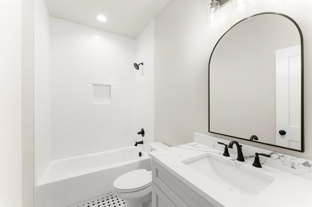 1082 Medlin St, Smyrna GA  30080-4156 exterior