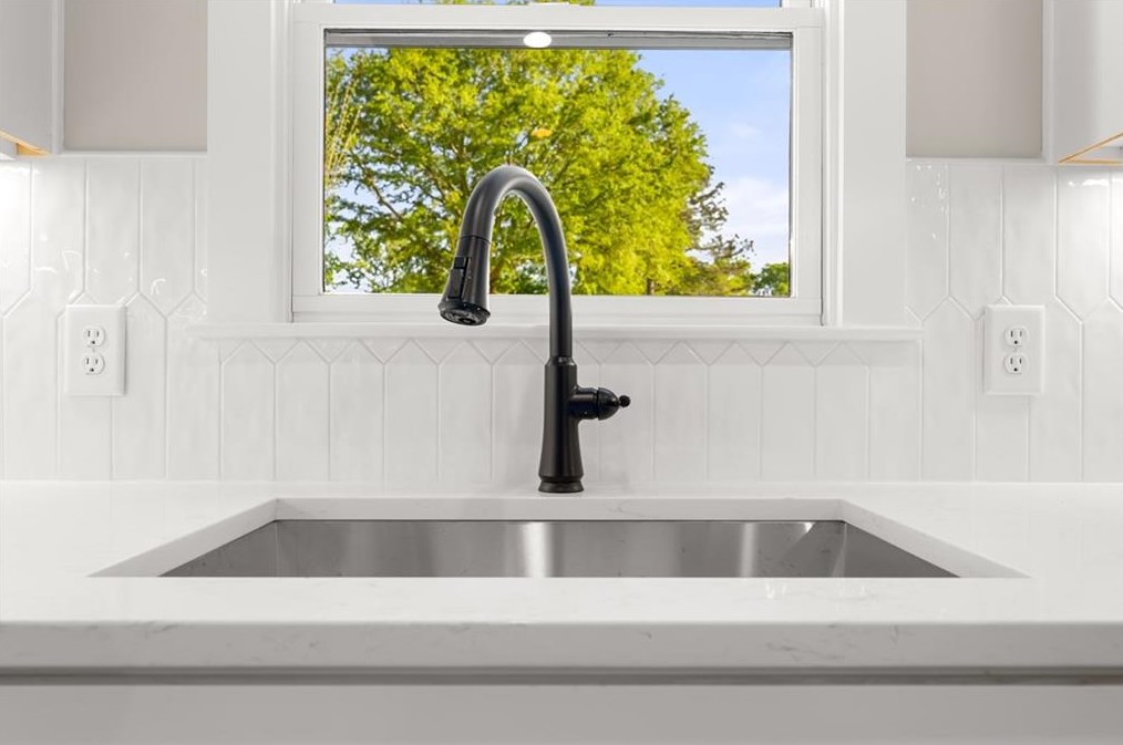 1082 Medlin St, Smyrna GA  30080-4156 exterior