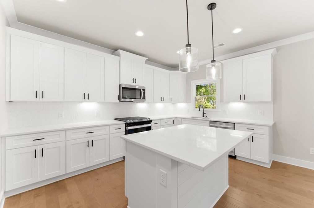 1082 Medlin St, Smyrna GA  30080-4156 exterior