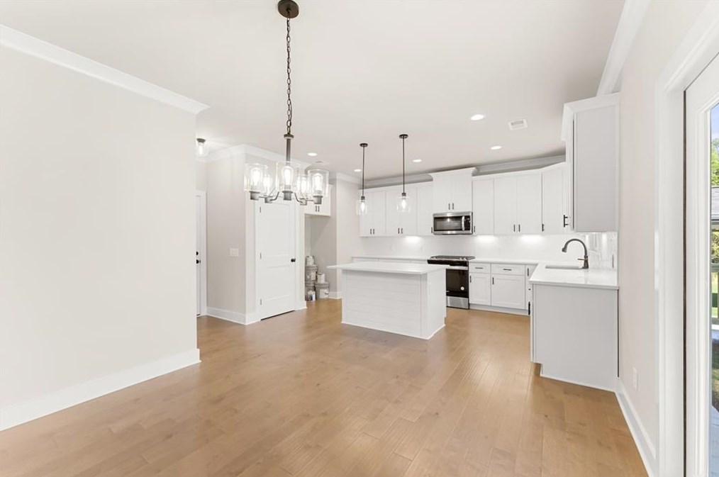 1082 Medlin St, Smyrna GA  30080-4156 exterior