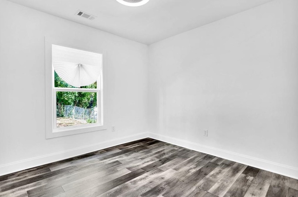 983 Poplar St, Atlanta GA  30344-3744 exterior