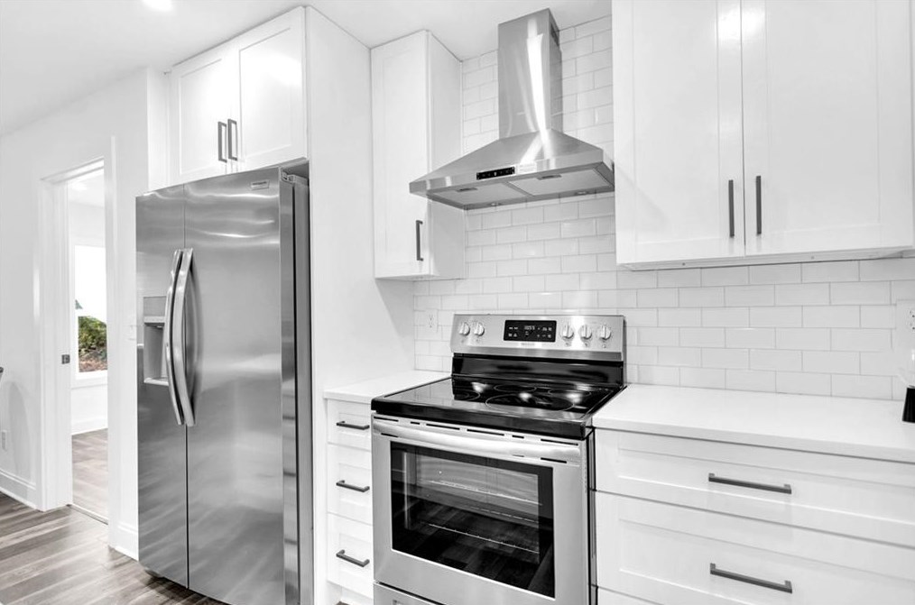 983 Poplar St, Atlanta GA  30344-3744 exterior