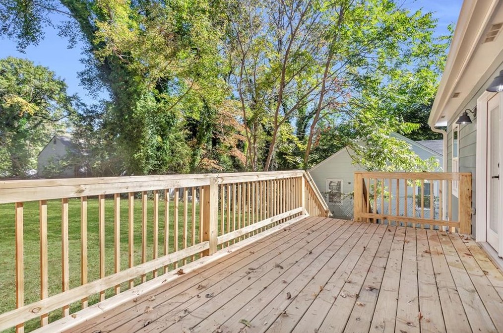 983 Poplar St, Atlanta GA  30344-3744 exterior