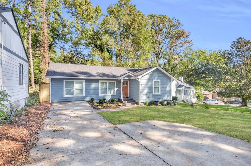 983 Poplar St, Atlanta GA  30344-3744 exterior