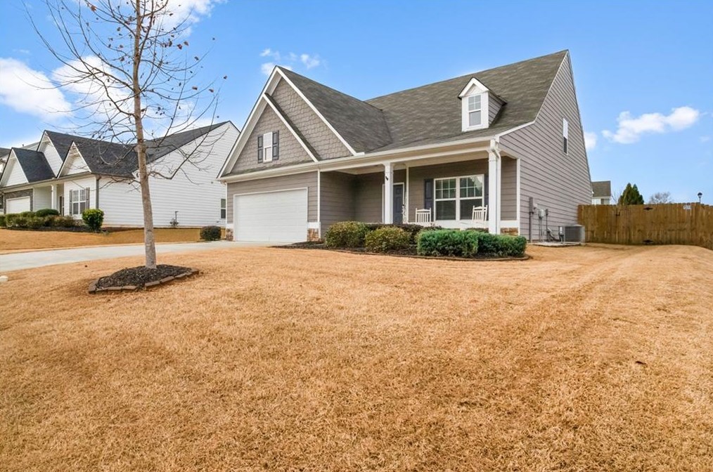 1121 Bald Eagle Trce, Hoschton GA  30548-1991 exterior