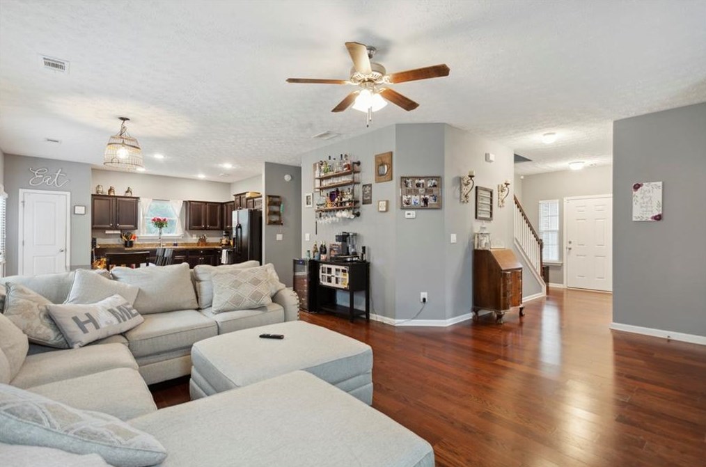 187 Willow Springs Dr, Dallas GA  30132-0280 exterior