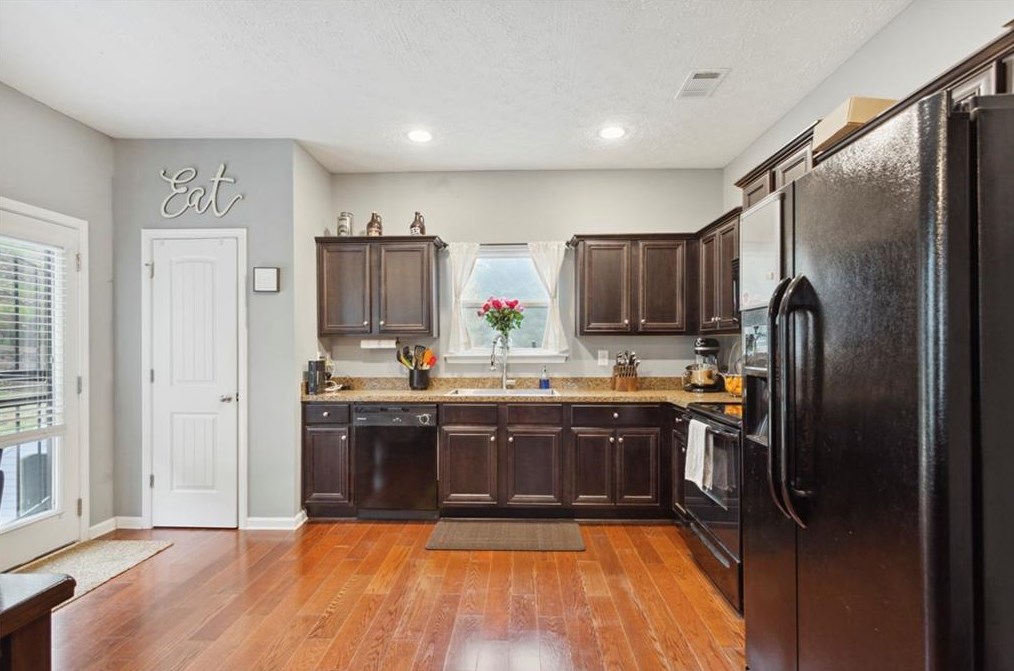 187 Willow Springs Dr, Dallas GA  30132-0280 exterior