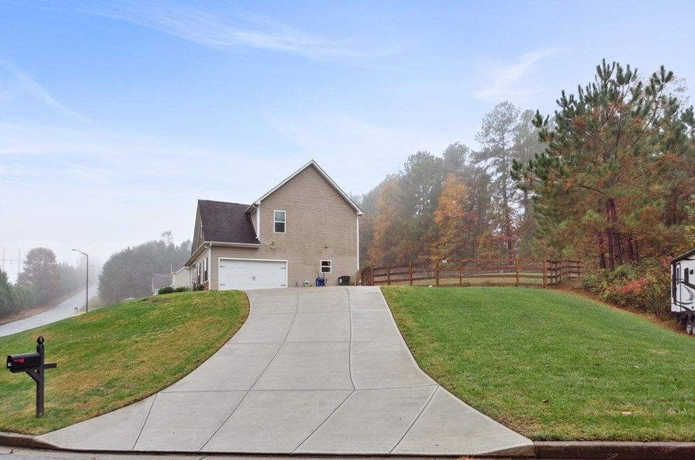 187 Willow Springs Dr, Dallas GA  30132-0280 exterior