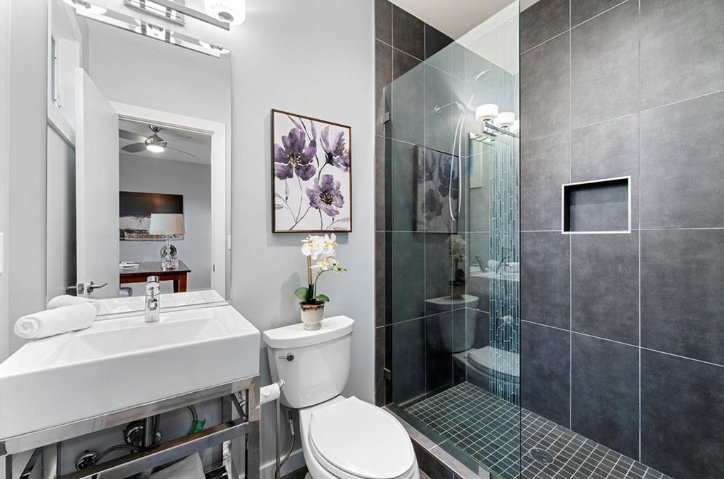 447 Ansley St, Decatur GA  30030-3602 exterior