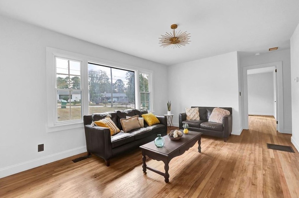 4212 Hanes Dr, Decatur GA  30035-1945 exterior