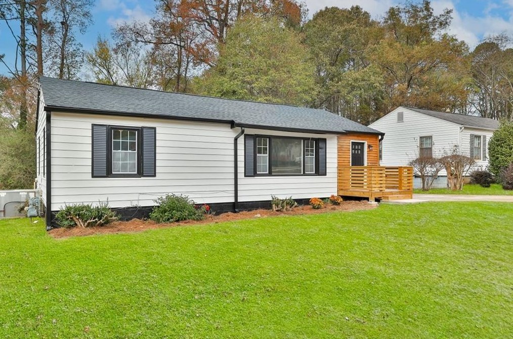 4212 Hanes Dr, Decatur GA  30035-1945 exterior