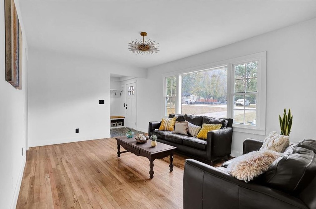 4212 Hanes Dr, Decatur GA  30035-1945 exterior