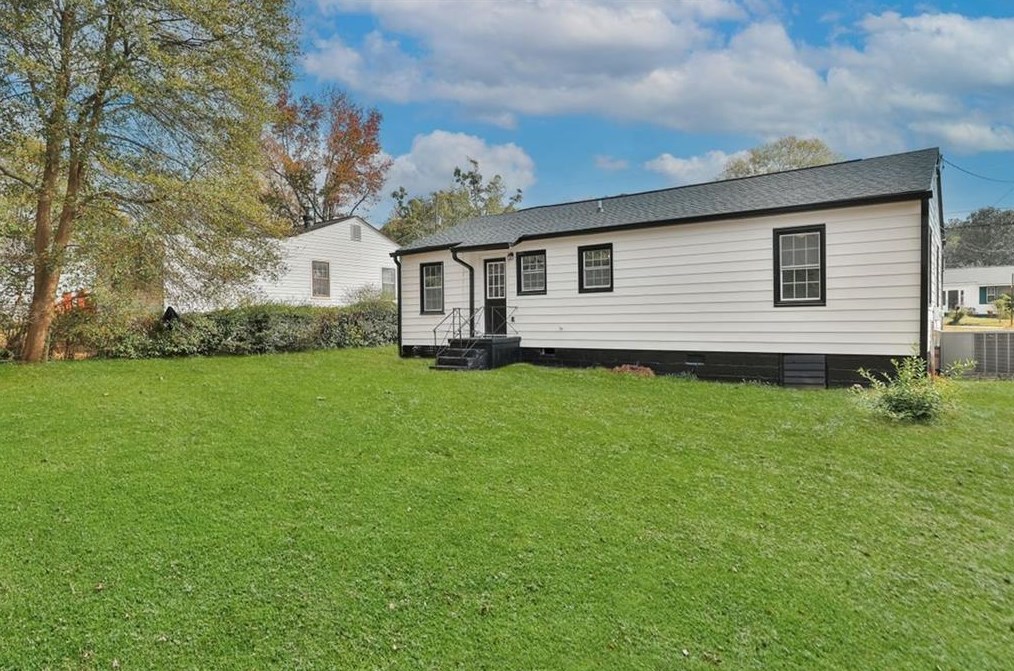 4212 Hanes Dr, Decatur GA  30035-1945 exterior